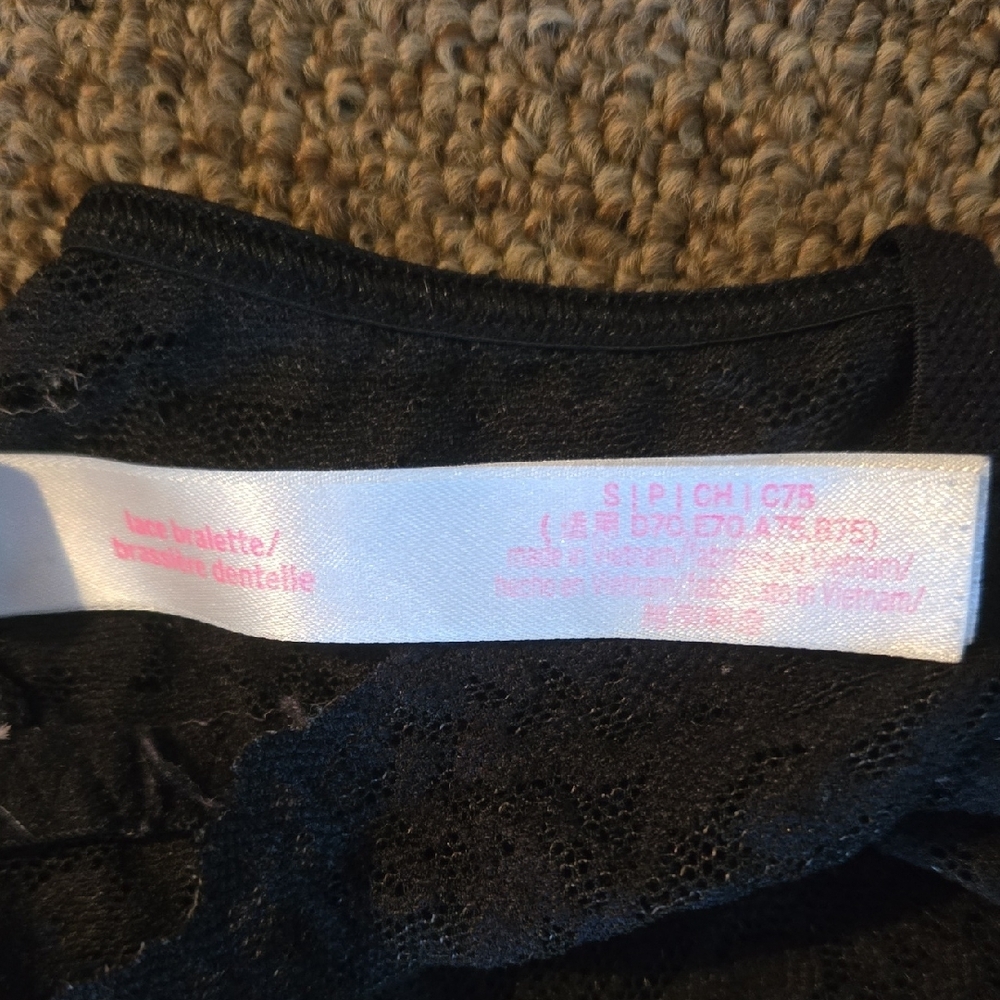PINK Victoria's Secret Black Lace Bra Intimates - Picture 4 of 4